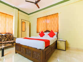 Crystal Holiday Homes by OYO Rooms