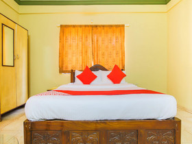 Crystal Holiday Homes by OYO Rooms