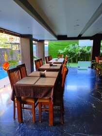 Divan Clarks Inn Goa