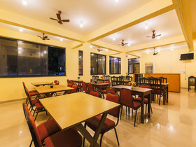 Dom's Cafe