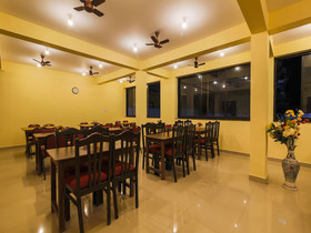 Dom's Cafe