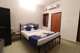 OYO 85106 Hotel Elvin,s Place