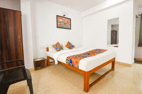 Fabexpress Neelratna