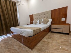 Hotel Bella Residency