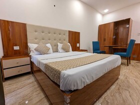 Hotel Bella Residency