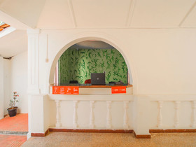 La Petite By OYO Rooms