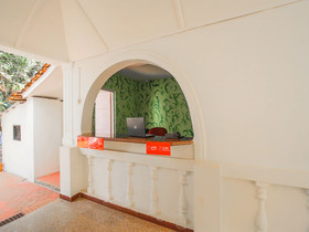 La Petite By OYO Rooms