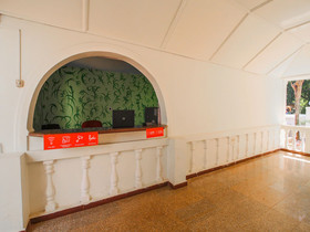 La Petite By OYO Rooms