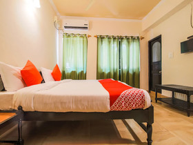 La Petite By OYO Rooms