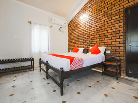 La Petite By OYO Rooms