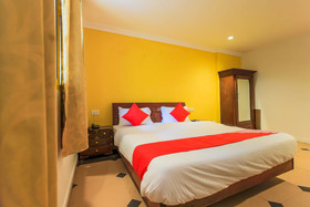 Little Italy by OYO Rooms