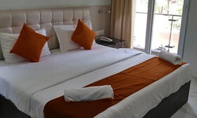 Mannat by FabHotel