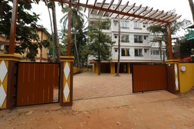 OYO Home 24906 Dazzling 2BHK Calangute