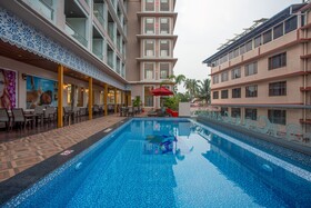 The Avenue Grand