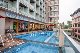 The Avenue Grand