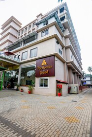 The Avenue Grand