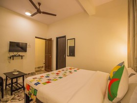 Bright Studio by OYO Rooms