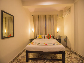 Bright Studio by OYO Rooms