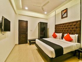 Lawande Beach Resort by OYO Rooms