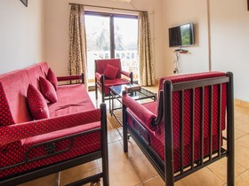 OYO 12423 Home Pool View 1BHK Candolim