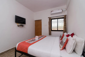 Poornima Guest House