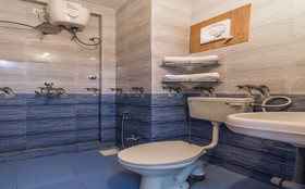Poornima Guest House