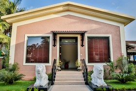 De Mandarin Beach Resort Suites and Villas Goa