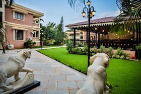 De Mandarin Beach Resort Suites and Villas Goa
