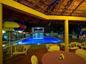 Rendezvous Beach Resort