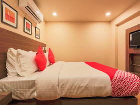 City Xpress Hotel Rooms by OYO Rooms