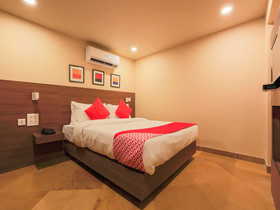 City Xpress Hotel Rooms by OYO Rooms