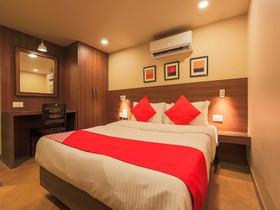 City Xpress Hotel Rooms by OYO Rooms