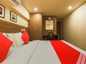 City Xpress Hotel Rooms by OYO Rooms