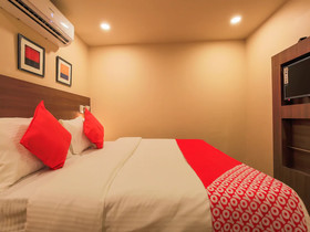 City Xpress Hotel Rooms by OYO Rooms