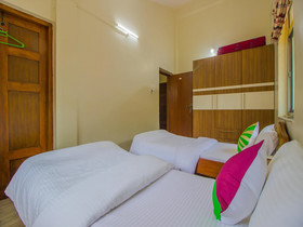 OYO Home 12866 Luxurious Stay