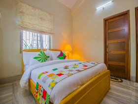 OYO Home 12866 Luxurious Stay