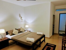 Apricot Inn