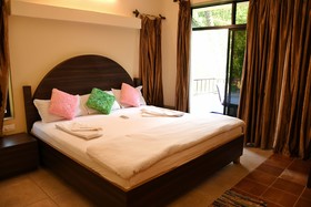 Sunny Sunrise La De Su Beach Resort