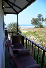 Sunny Sunrise La De Su Beach Resort