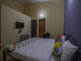 OYO Home 15911 Green View Studio