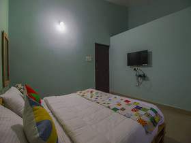OYO Home 15911 Green View Studio