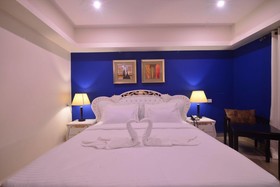 Seasons Hotel & Resorts