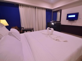 Seasons Hotel & Resorts