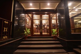 Seasons Hotel & Resorts