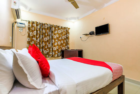 Srinivas Residency By OYO Rooms
