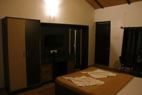 Shangri-La Jungle Resort