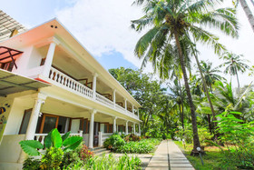 Morjim Plaza by OYO Rooms