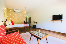 Morjim Plaza by OYO Rooms