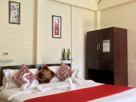 Morjim Queen Beach Resort