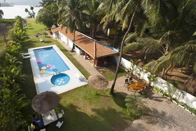 Safira River Front Resort